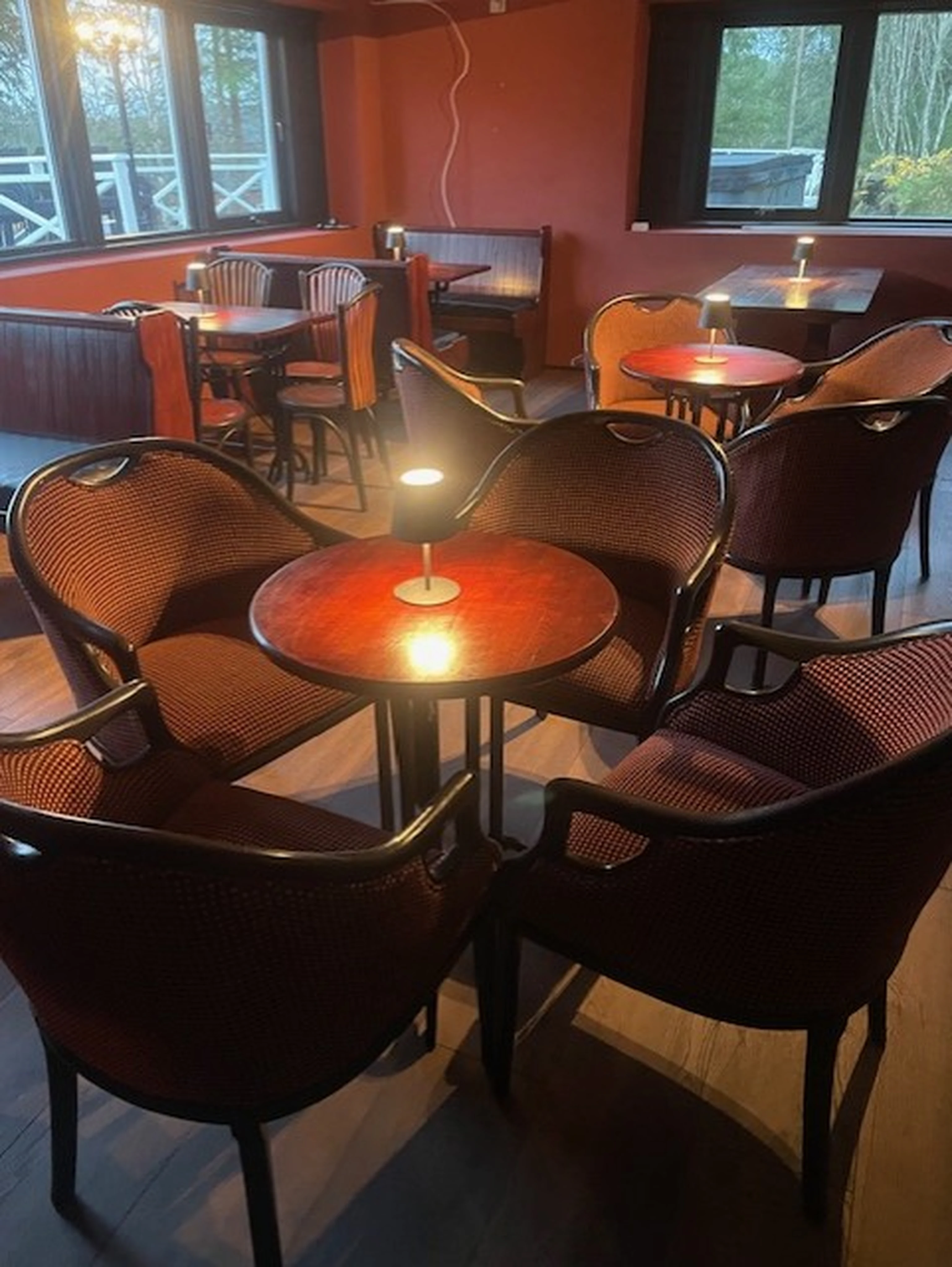 Pub & Café